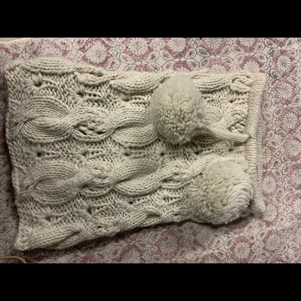 Pomtasitc snood scarf from aerie